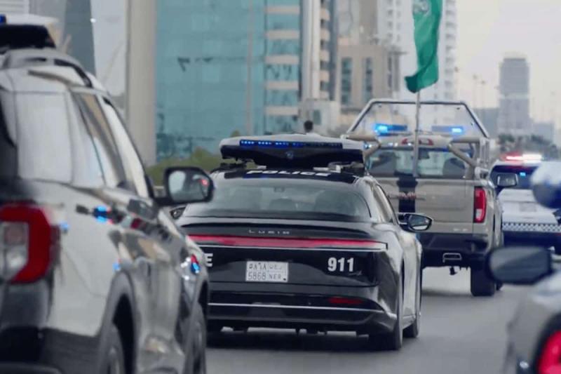 الداخلية السعودية تحدث أسطول سياراتها .. شاهد