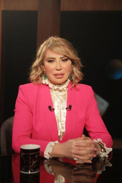 المخرجة إيناس الدغيدي: رفضت الزواج من صديقي المثلي الجنس، وأقرأ الفنجان باستمرار