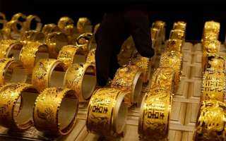 سعر الذهب يواصل التراجع بسبب انخفاض الدولار