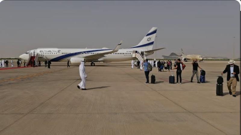 عطل فني بطائرة ركاب يكشف المستور  في علاقة دبي مع إسرائيل