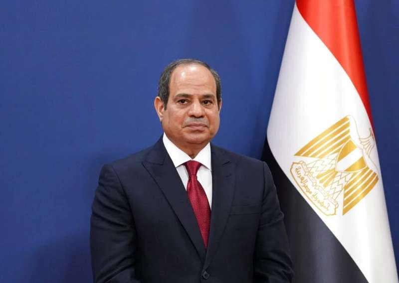 الرئيس السيسي: أؤكد على الجهد الخارق الذى بذله عمال مصر لإعادة تشييد البنية التحتية المتطورة