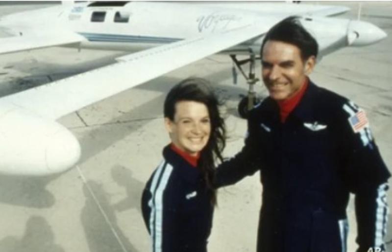 استغرقت 9 أيام دون تزود بالوقود!! وفاة ديك روتان أول طيار قام برحلة جوية حول العالم دون توقف