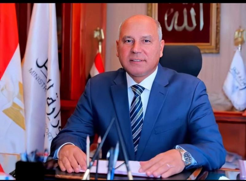 بالتزامن مع احتفالات شم النسيم.. وزير النقل يتابع  إجراءات سلامة المراكب النيلية