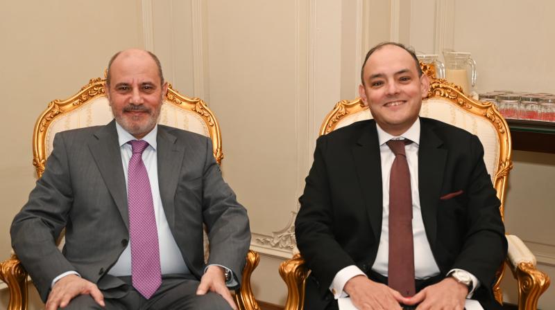 وزير التجارة والصناعة يبحث مع نظيره الأردني تعزيز العلاقات بين البلدين