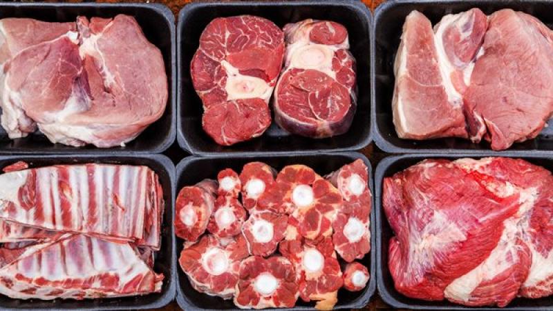 الضاني ينخفض مع قرب العيد.. تعرف على أسعار اللحوم اليوم